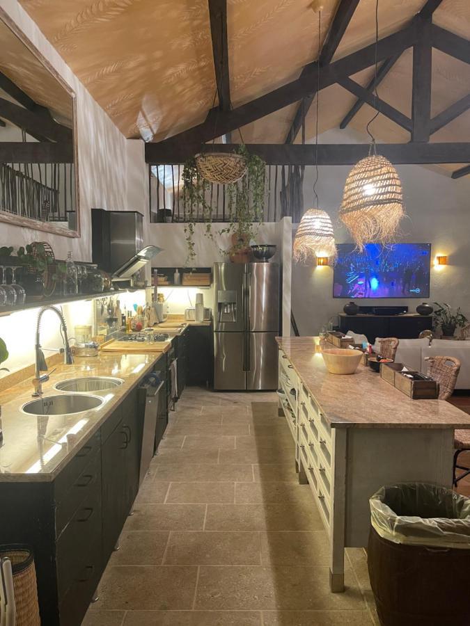 Le Mas Des Perrines Maison D'Hotes 佩尔纳勒丰泰纳 外观 照片